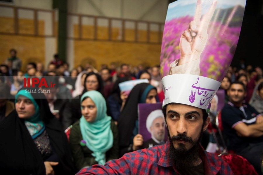     همایش جوانان حامی روحانی