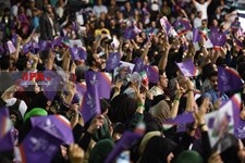   همایش انتخاباتی روحانی در تهران 