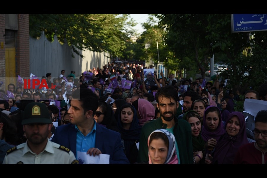  همایش انتخاباتی روحانی در تهران 