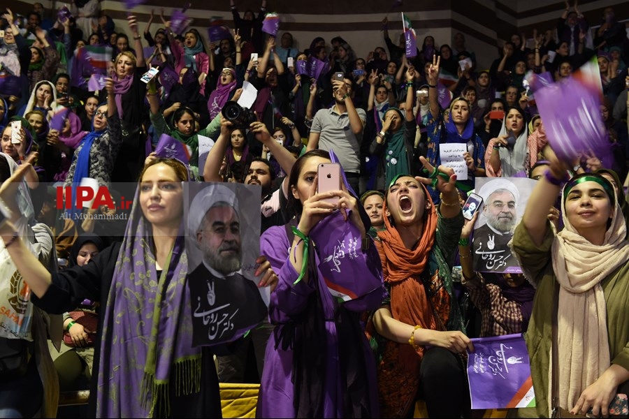   همایش انتخاباتی روحانی در تهران 