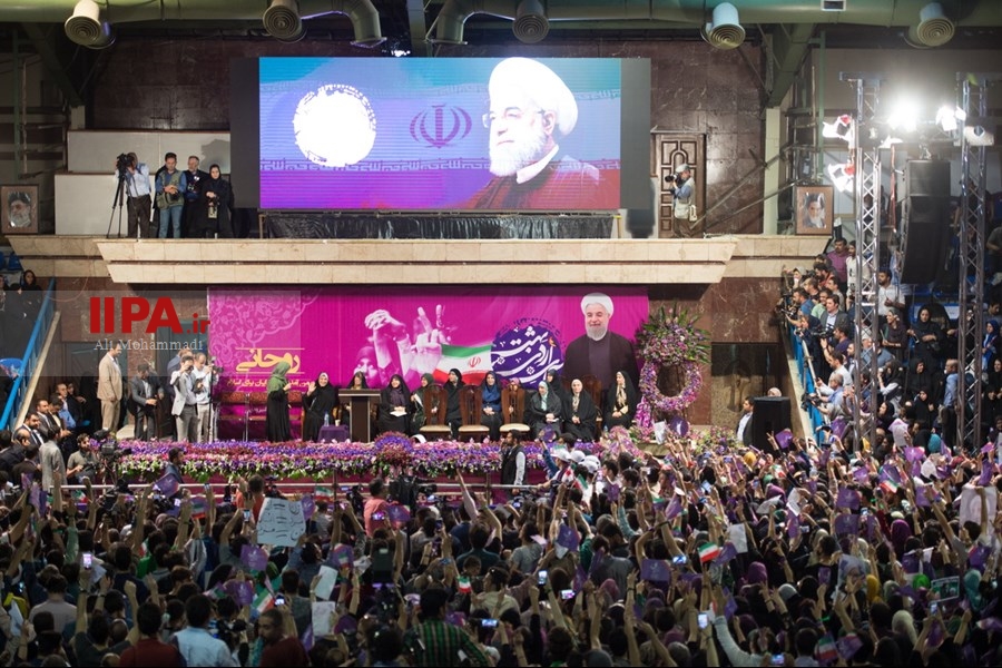   همایش انتخاباتی روحانی در تهران