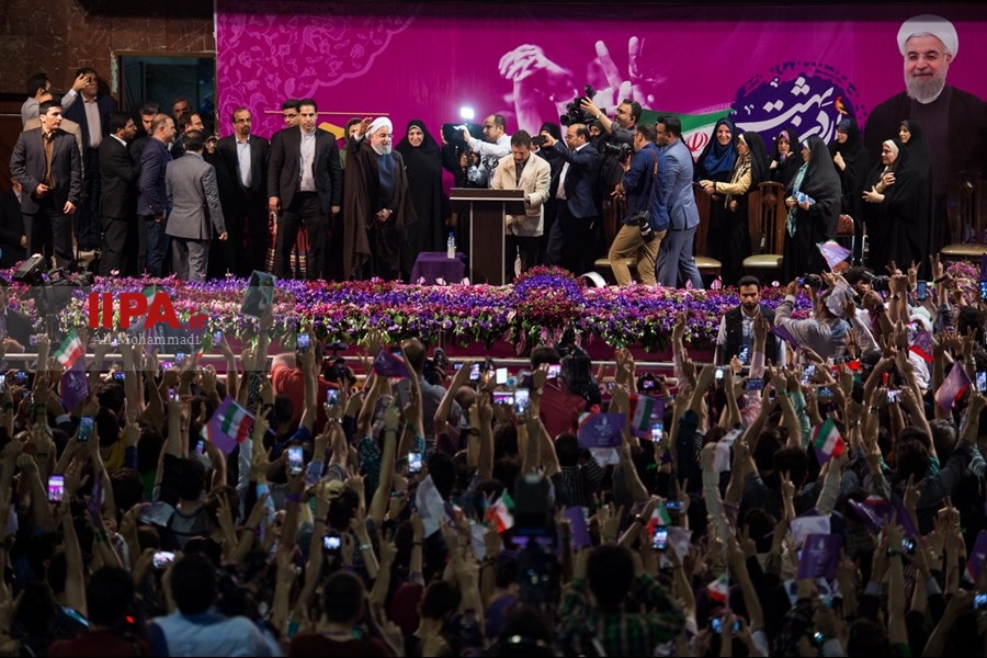   همایش انتخاباتی روحانی در تهران