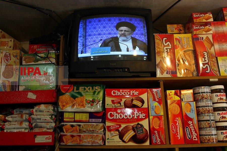   تماشای سومین مناظره تلویزیونی نامزد های انتخابات ریاست جمهوری