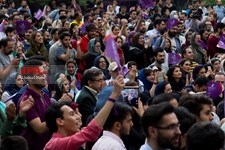   تماشای سومین مناظره تلویزیونی نامزد های انتخابات ریاست جمهوری