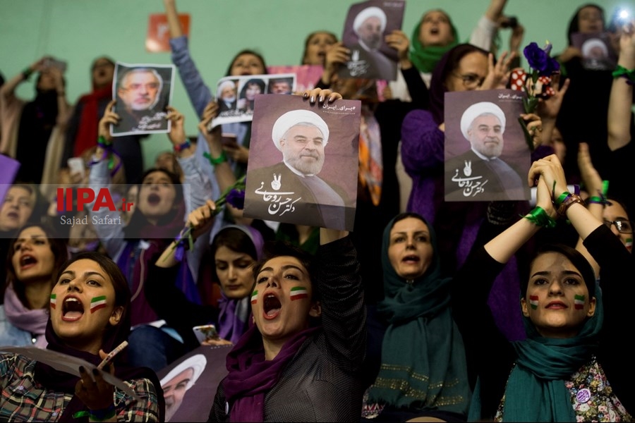   همایش حامیان روحانی در ورزشگاه 12 هزار نفری آزادی