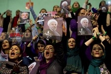   همایش حامیان روحانی در ورزشگاه 12 هزار نفری آزادی