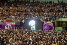   همایش حامیان روحانی در ورزشگاه 12 هزار نفری آزادی