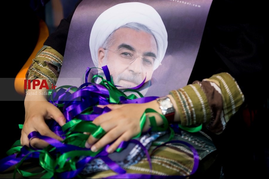   همایش حامیان روحانی در ورزشگاه 12 هزار نفری آزادی