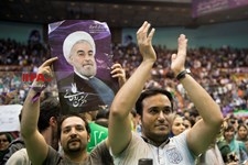  همایش حامیان روحانی در ورزشگاه 12 هزار نفری آزادی
