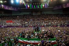   همایش حامیان روحانی در ورزشگاه 12 هزار نفری آزادی