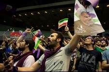   همایش حامیان روحانی در ورزشگاه 12 هزار نفری آزادی