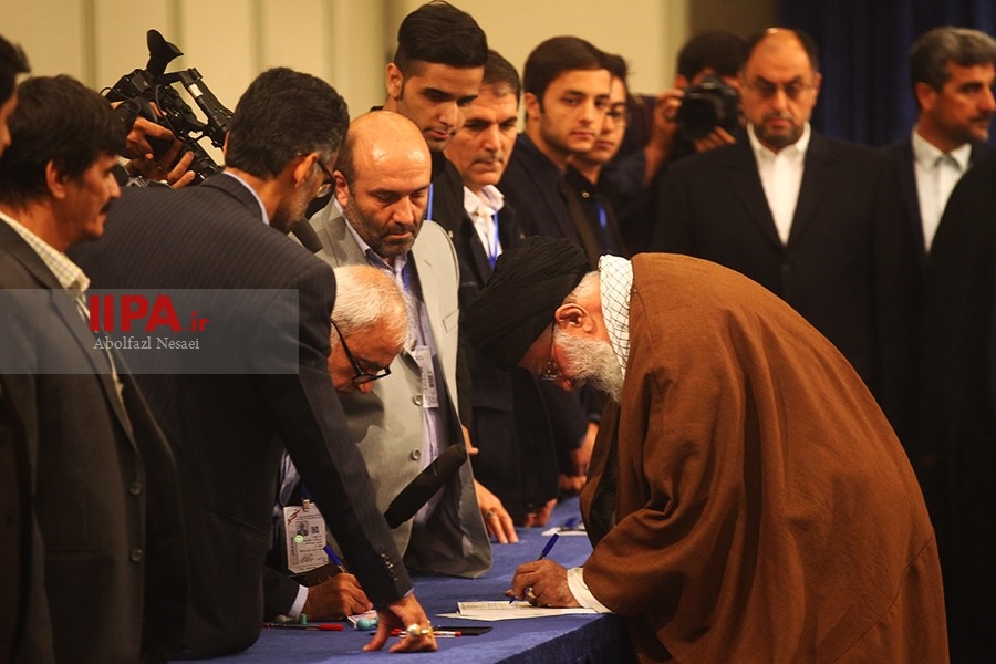   حضور مقام معظم رهبری پای صندوق رای
