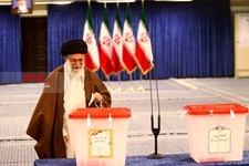   حضور مقام معظم رهبری پای صندوق رای