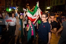   شادی مردم پس از انتخابات ۲۹ اردیبهشت 