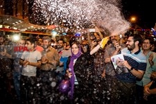   شادی مردم پس از انتخابات ۲۹ اردیبهشت 