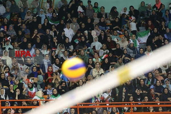 دیدار والیبال تیم های ایران و صربستان - لیگ جهانی والیبال