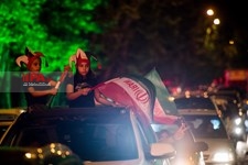   شادی مردم پس از صعود تیم ملی فوتبال به جام جهانی