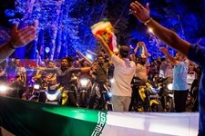   شادی مردم پس از صعود تیم ملی فوتبال به جام جهانی