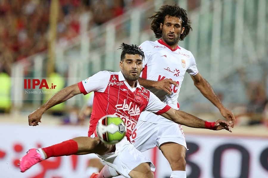  دیدار تیم های فوتبال پرسپولیس و فولاد خوزستان 