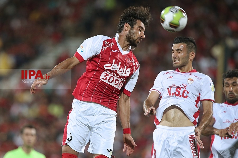  دیدار تیم های فوتبال پرسپولیس و فولاد خوزستان 