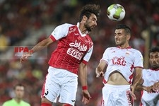   دیدار تیم های فوتبال پرسپولیس و فولاد خوزستان 