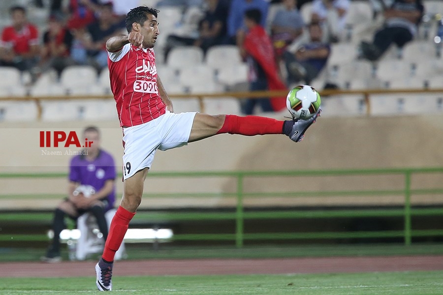   دیدار تیم های فوتبال پرسپولیس و فولاد خوزستان 