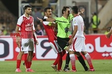   دیدار تیم های فوتبال پرسپولیس و فولاد خوزستان 