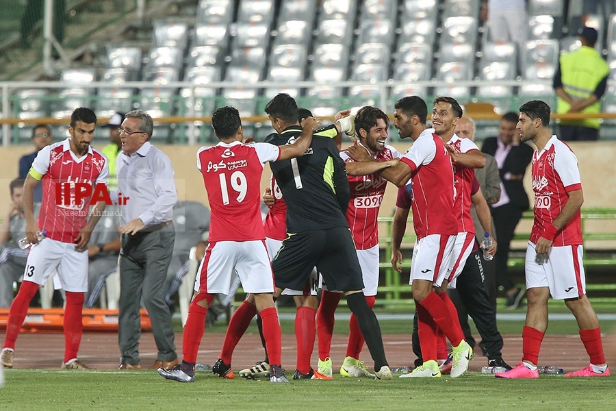   دیدار تیم های فوتبال پرسپولیس و فولاد خوزستان 