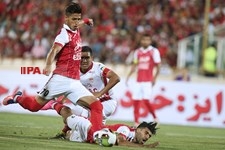   دیدار تیم های فوتبال پرسپولیس و فولاد خوزستان 