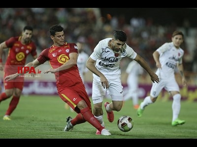 دیدار تیم های فوتبال پرسپولیس و نفت تهران