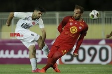   دیدار تیم های فوتبال پرسپولیس و نفت تهران