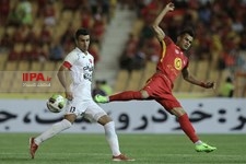   دیدار تیم های فوتبال پرسپولیس و نفت تهران