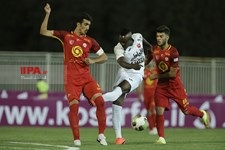   دیدار تیم های فوتبال پرسپولیس و نفت تهران