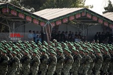   رژه نیروهای مسلح در آغاز هفته مقدس در تهران