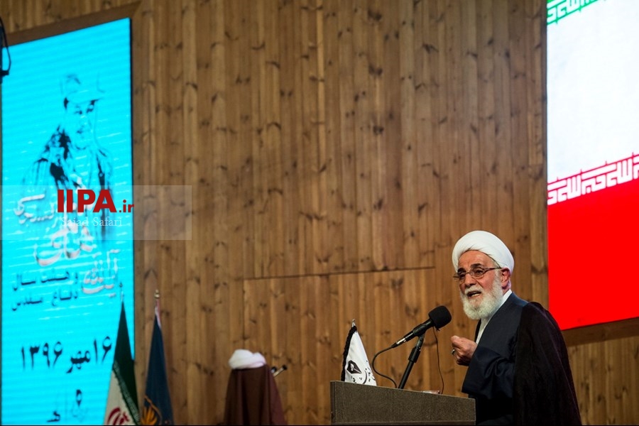   همایش آیت‌الله هاشمی رفسنجانی و هشت سال دفاع مقدس