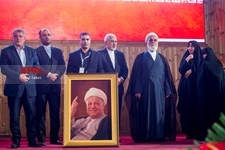   همایش آیت‌الله هاشمی رفسنجانی و هشت سال دفاع مقدس