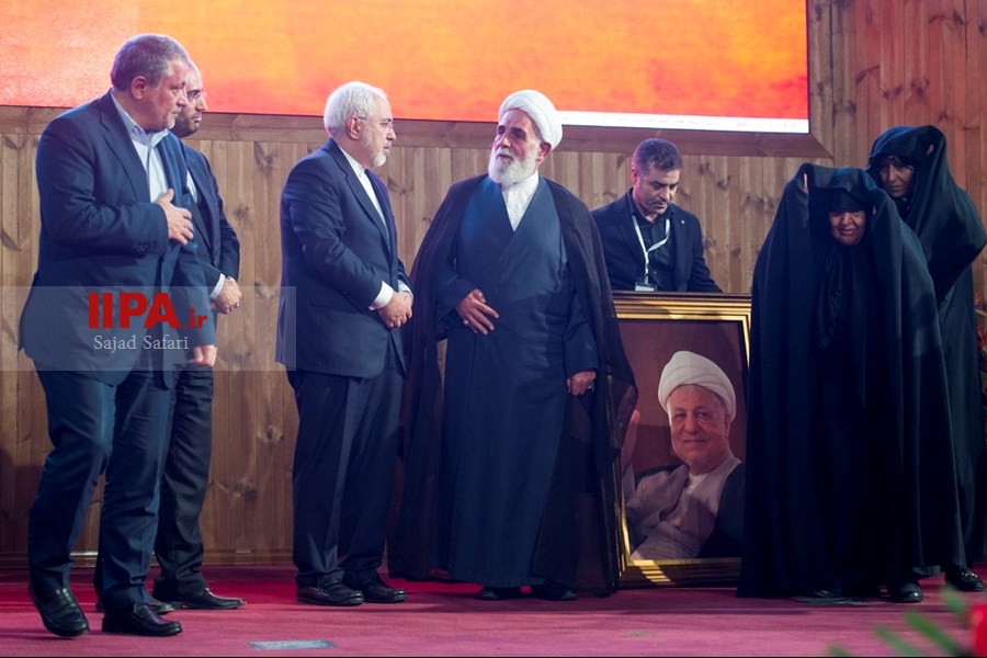   همایش آیت‌الله هاشمی رفسنجانی و هشت سال دفاع مقدس