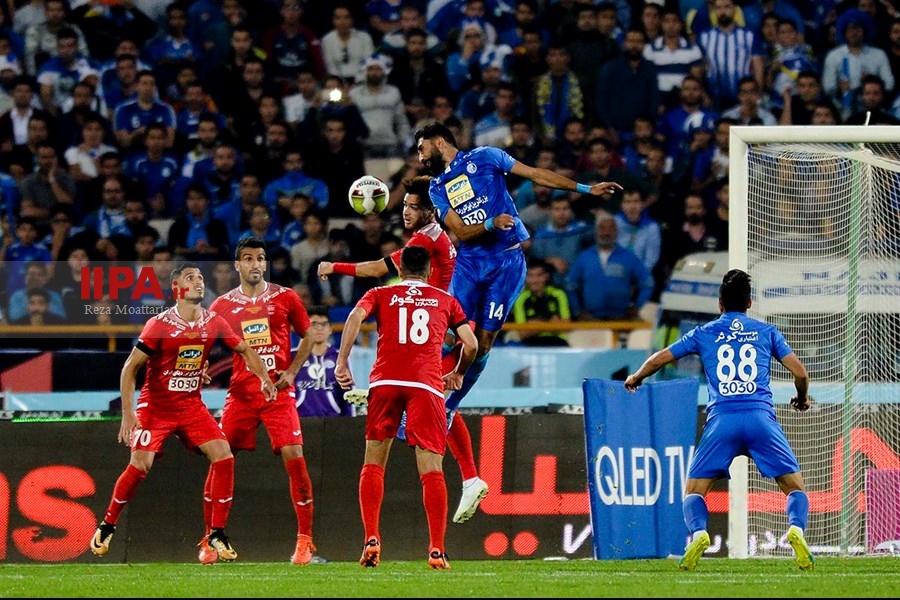   دیدار فوتبال پرسپولیس و استقلال تهران