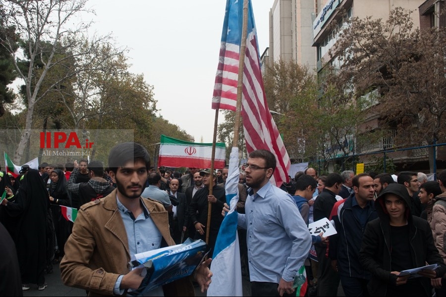   راهپیمایی 13 آبان در تهران