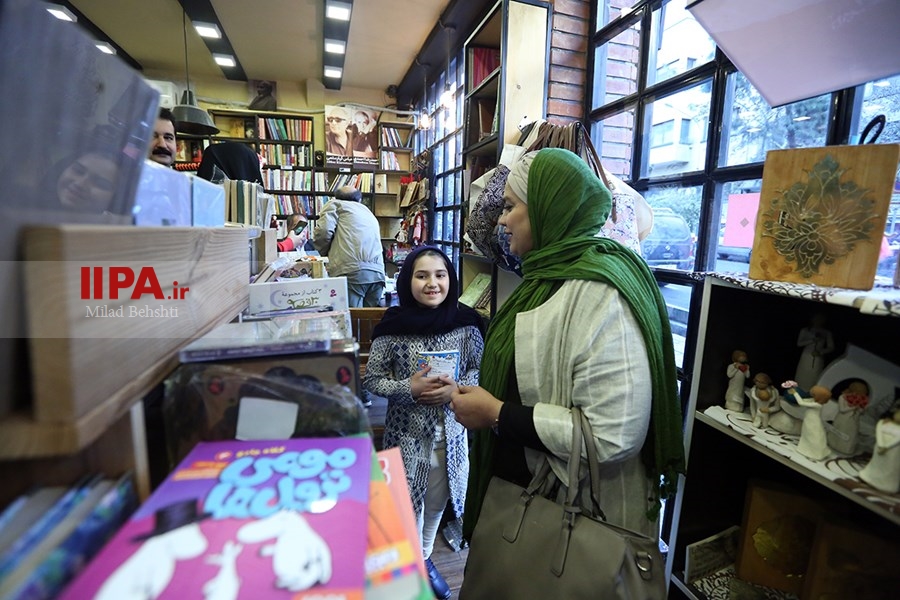   کتابگردی احمد مسجد جامعی