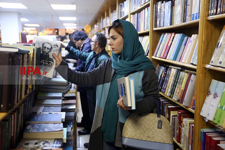   کتابگردی احمد مسجد جامعی