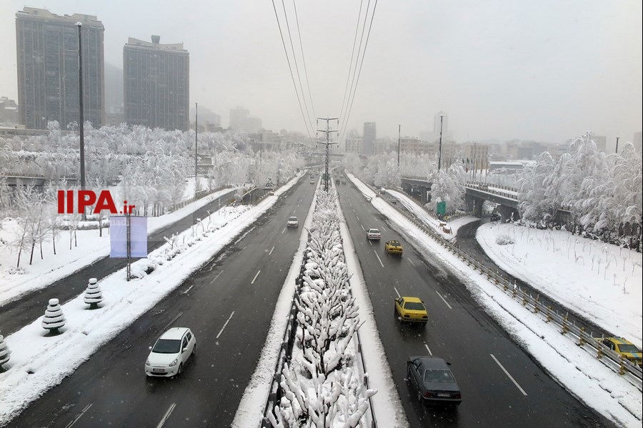   بارش برف در تهران