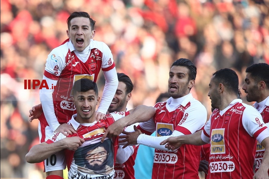   دیدار تیم های فوتبال پرسپولیس و سپاهان