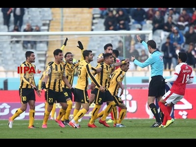 دیدار تیم های فوتبال پرسپولیس و سپاهان