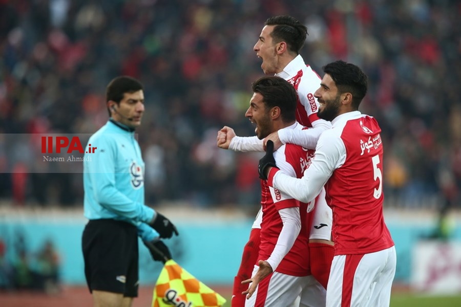   دیدار تیم های فوتبال پرسپولیس و سپاهان