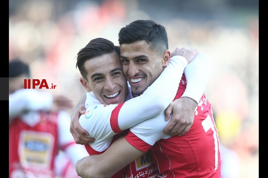   دیدار تیم های فوتبال پرسپولیس و سپاهان