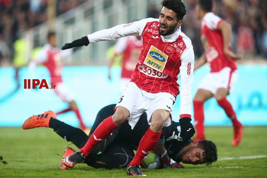   دیدار تیم های فوتبال پرسپولیس و سپاهان
