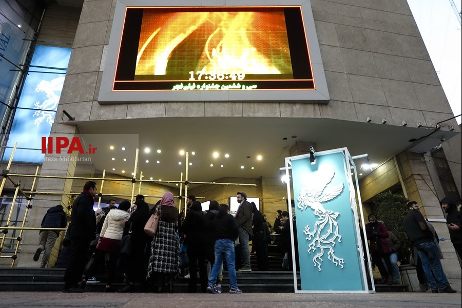  استقبال مخاطبان از سی و ششمین جشنواره فیلم فجر