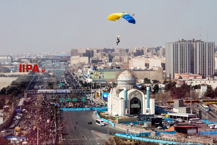   راهپیمایی ۲۲ بهمن -1