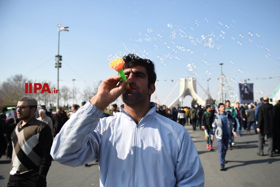   راهپیمایی ۲۲ بهمن -2
